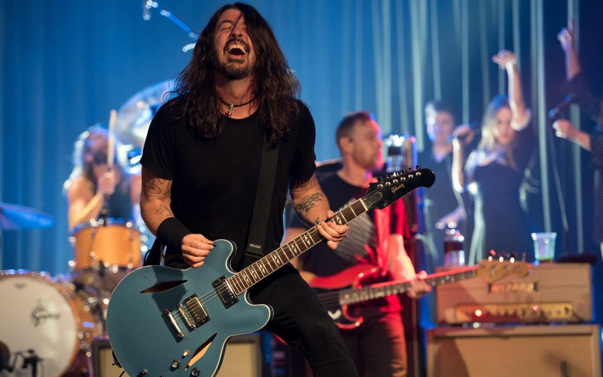 Dave Grohl - Andrew Stuart