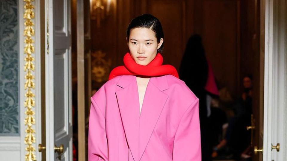 Layers of pinks and reds at Roksanda AW23