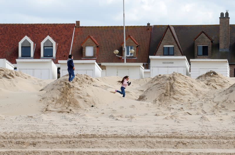 Outbreak of the coronavirus disease (COVID-19) in Calais