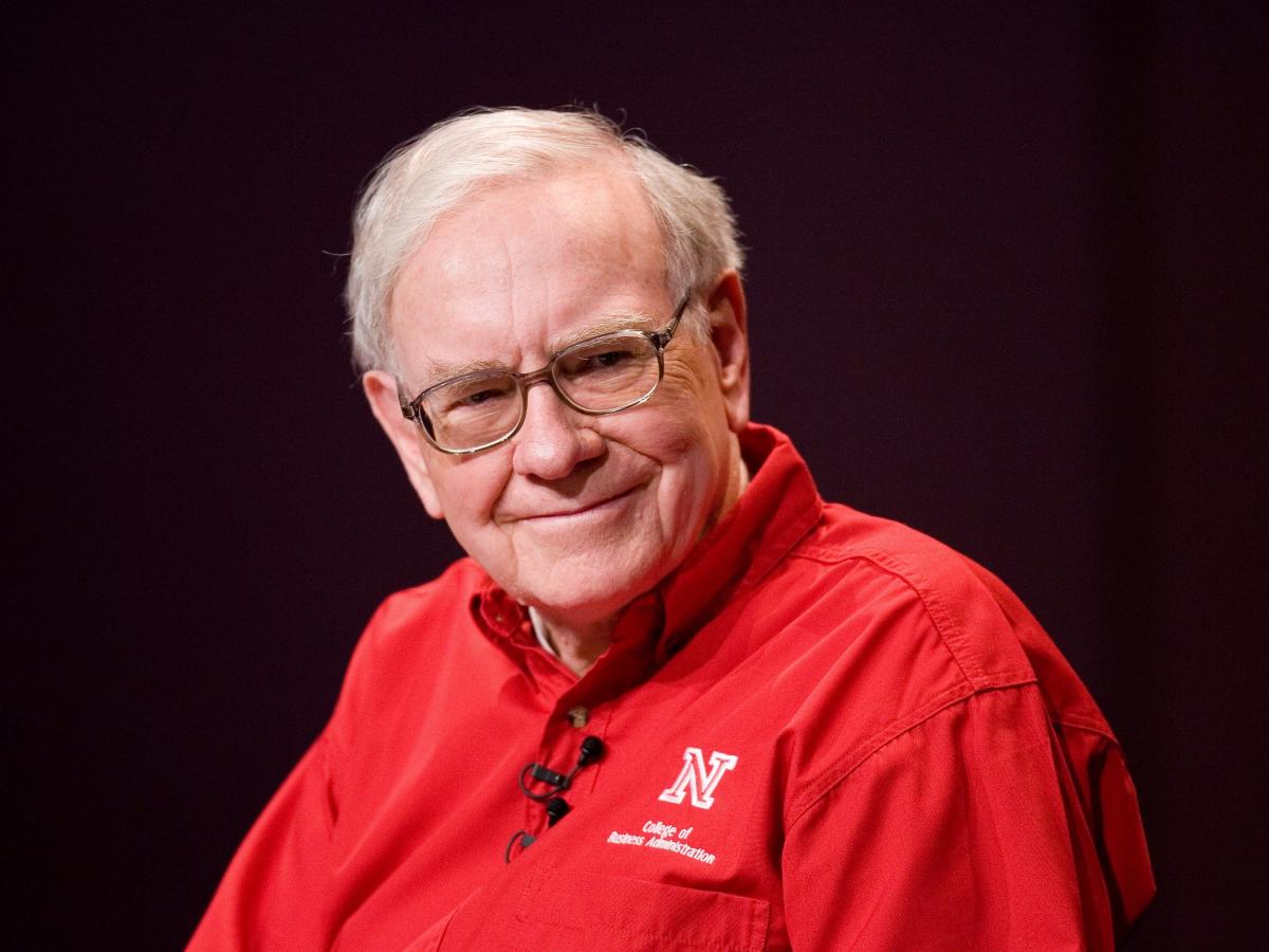 Warren Buffett’s Berkshire Hathaway now owns more short-term Treasurys than the Fed