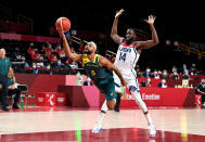 <p>Patty Mills of Australia is fouled by Draymond Green of the USA during the Basketball semi final match between Australia and the USA on day thirteen of the Tokyo 2020 Olympic Games at Saitama Super Arena on August 05, 2021 in Saitama, Japan. (Photo by Bradley Kanaris/Getty Images)</p> 