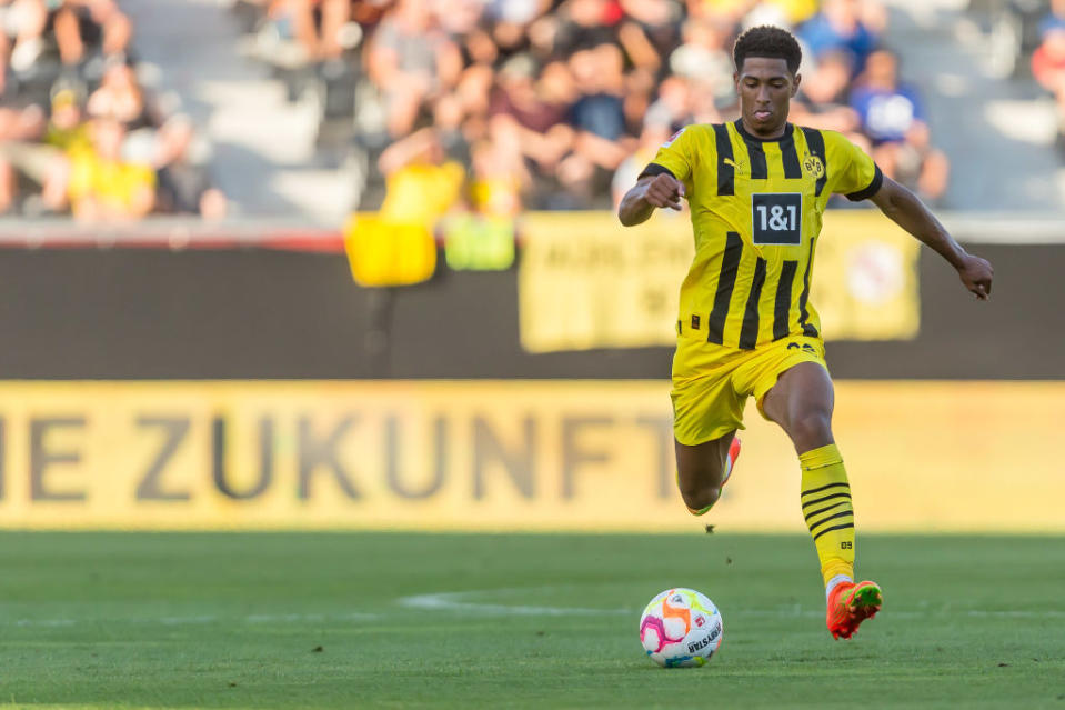 Jude Bellingham of Borussia Dortmund controls the Ball during the Pre-Season Friendly match between Borussia Dortmund and Valencia CF at Stadion Schnabelholz on July 18, 2022 in Altach, Austria.