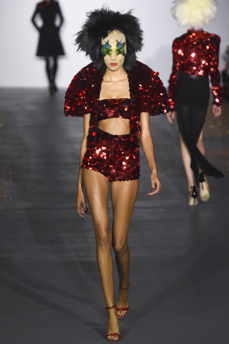 <p>Garth Pugh Spring/Summer 2016 (London)<br></p>