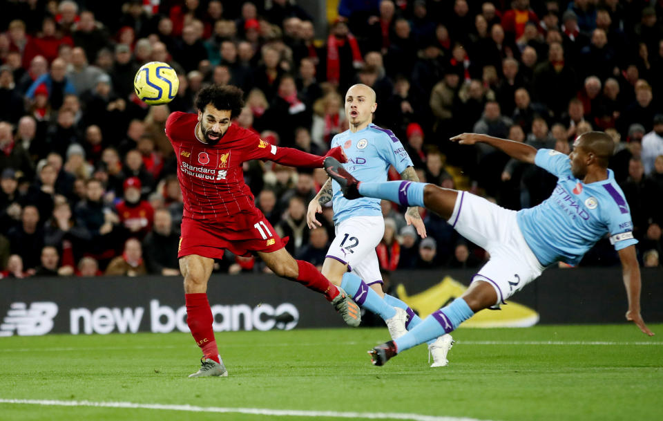 24 milioni di stipendio e 13 di extra, per un totale di 37 milioni. Salah ha raggiunto il traguardo dei 20 gol in tutte le competizioni in ciascuna delle ultime tre stagioni al Liverpool, contribuendo a spingere il club al suo primo titolo di Premier League in 30 anni. Ha la più alta percentuale di vittorie di qualsiasi giocatore nel campionato ad aver giocato in più di 100 partite. (Reuters/Carl Recine)