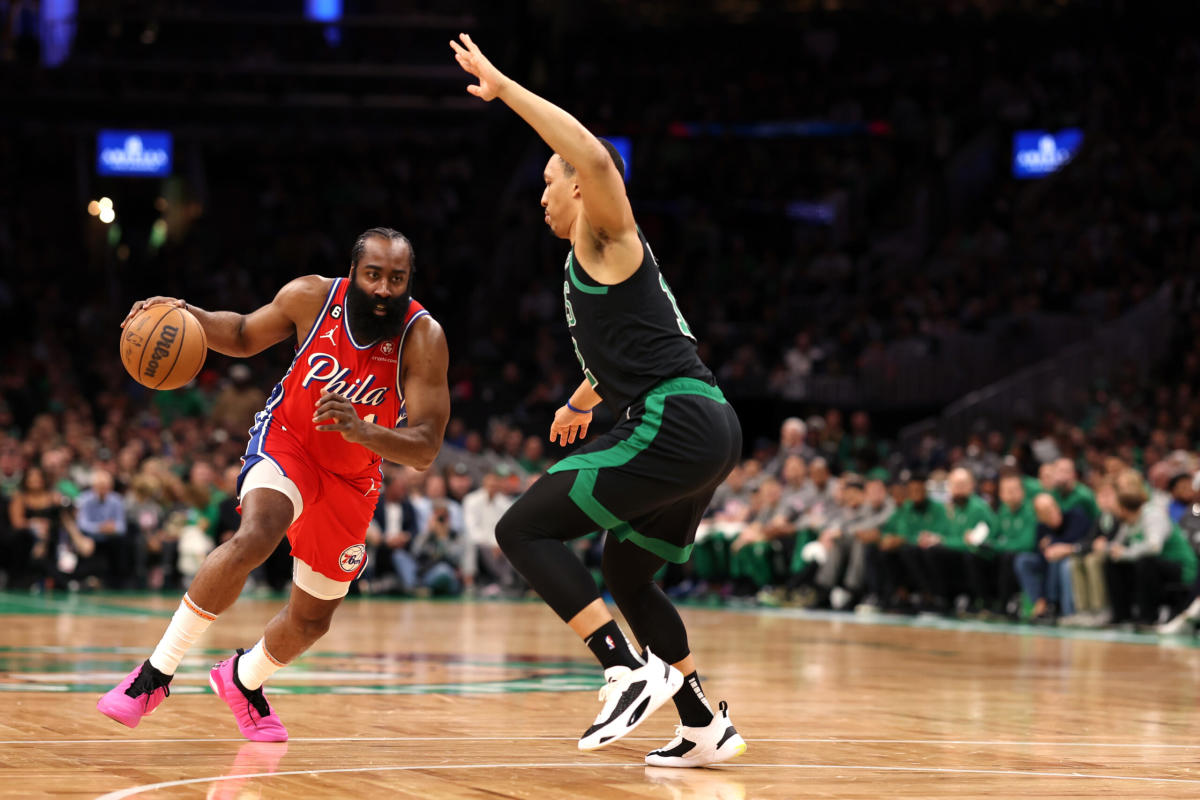 Sixers star James Harden in attendance for Eagles home opener