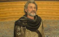 <p>Ego-Kur: Kurt Russell, mit einem offenbar ewig jungen Gesicht gesegnet, schwört zwar auf die Fähigkeiten seines Make-up-Artists Dennis Liddiard, mit dem er über 28 Filme gemacht hat - und der auch in "Guardians of the Galaxy Vol. 2" ganze Arbeit geleistet hat ... (Bild: Disney)</p> 