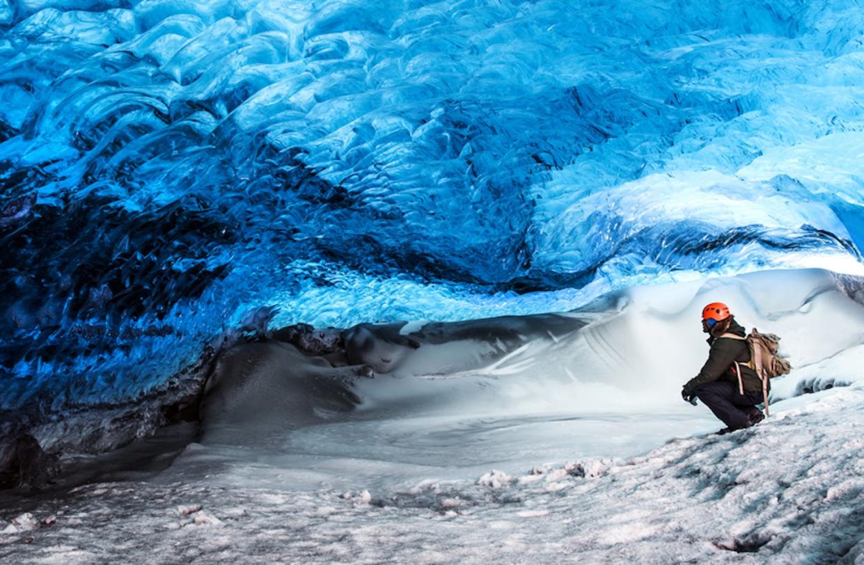 <a href="https://www.shutterstock.com/es/image-photo/man-traveler-enjoying-exotic-landmark-sitting-334335584" rel="nofollow noopener" target="_blank" data-ylk="slk:Anna Om/Shutterstock;elm:context_link;itc:0;sec:content-canvas" class="link ">Anna Om/Shutterstock</a>