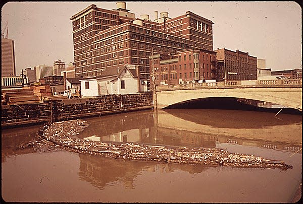 A SCREEN PLACED ACROSS JONES FALLS TRAPS TRASH AND KEEPS IT OUT OF BALTIMORE HARBOR. ALTHOUGH NOT FOOLPROOF-A HEAVY RAIN CAN BREAK THE SCREEN-IT IS EFFECTIVE WHEN CLEANED REGULARLY