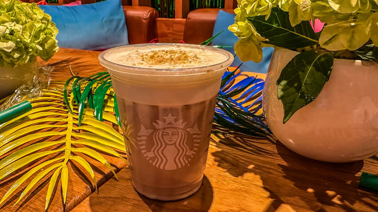 white chocolate macadamia Starbucks drink