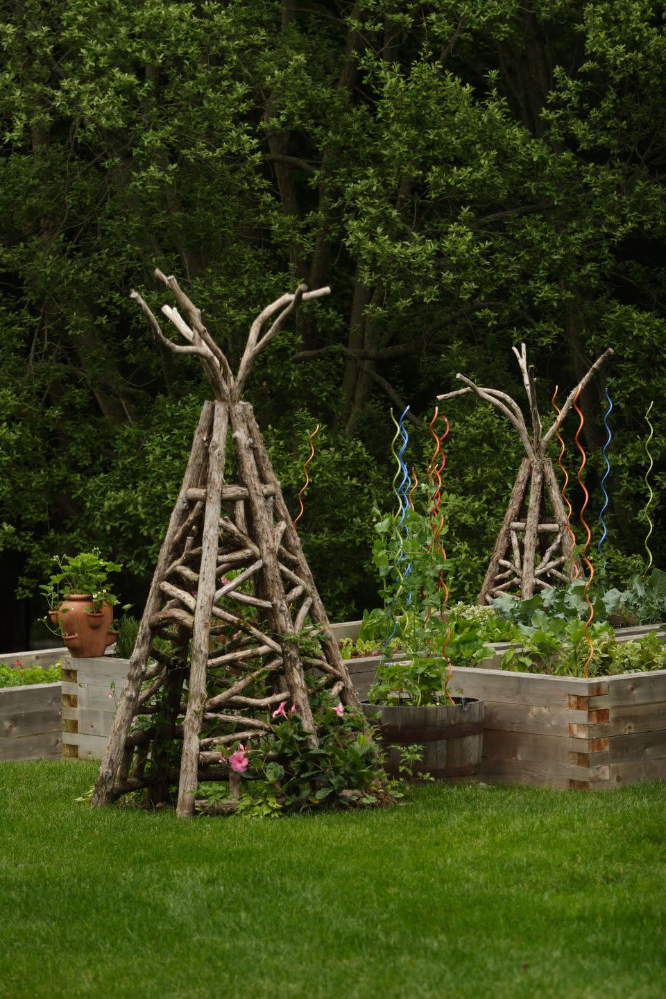 a wooden structure with a rope attached to it