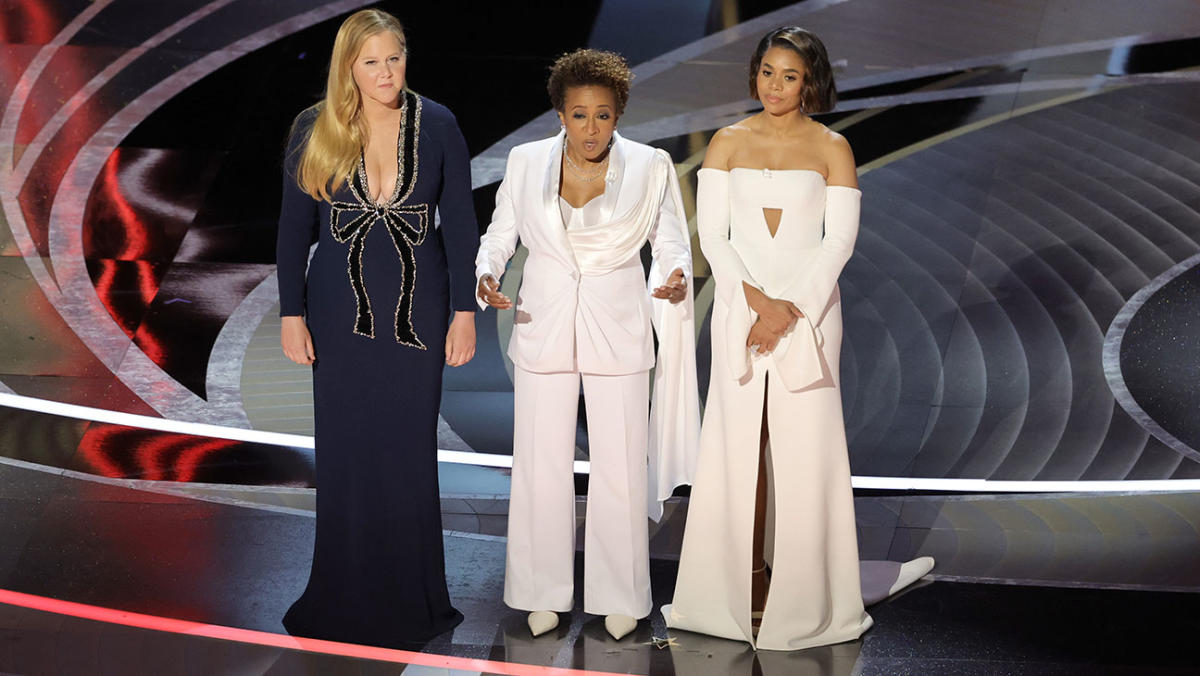 Amy Schumer Gay Porn - Oscars Hosts Amy Schumer, Regina Hall, Wanda Sykes Take Aim at Nominees and  Florida: â€œWe're Going to Have a Gay Nightâ€