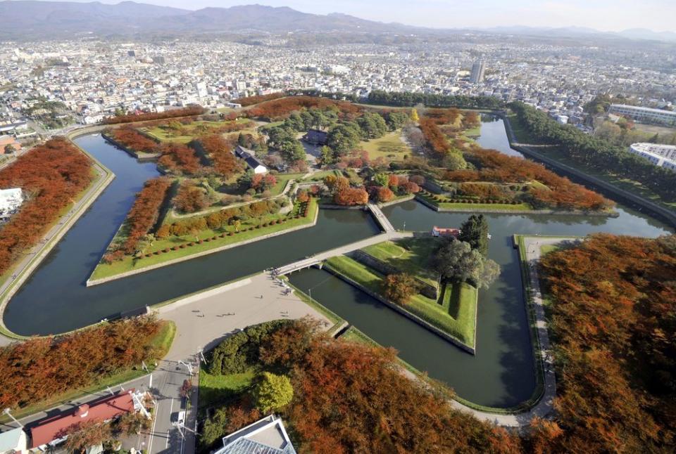 ▲五稜郭遺跡是個自然景觀豐富的公園，四季都有不同特色。（圖／函館市觀光資訊官方網站）