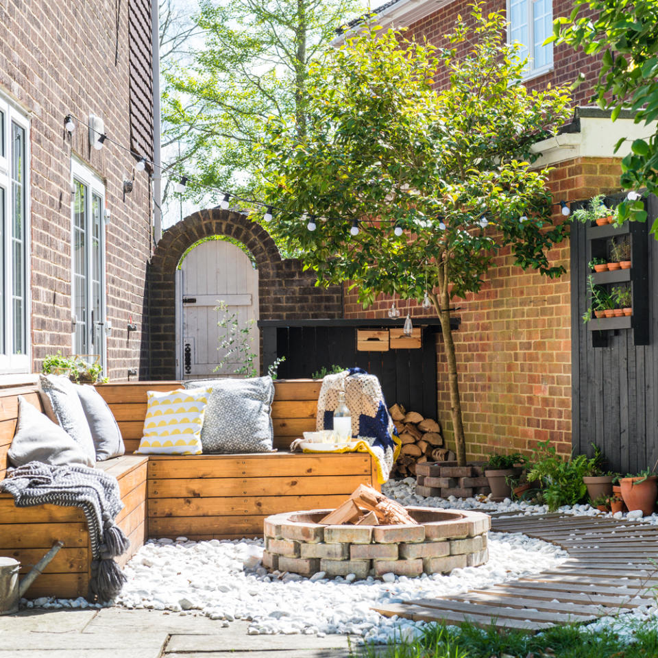 Build your own pallet benches