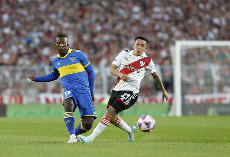 Luis Advíncula es duda para integrar el once de Boca y Esequiel Barco es casi una fija en River, para este domingo