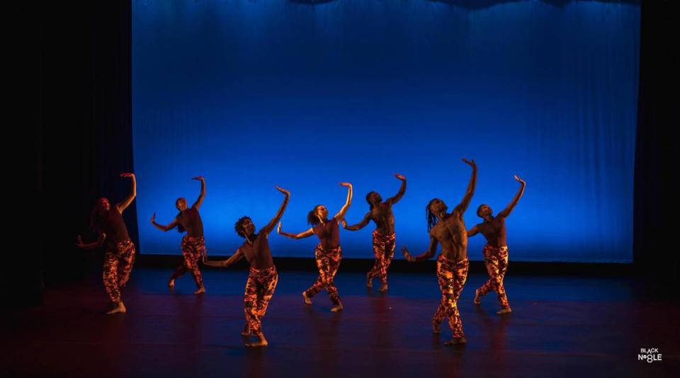 Los bailarines de Metamorphosis Company de Trinidad y Tobago.  