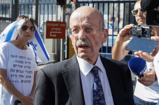 Netanyahu's lawyer Ram Caspi has a last chance to convince Attorney General Avichai Mandelblit not to file corruption charges against the prime minister