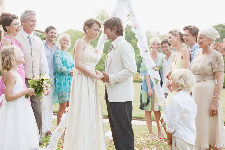 Las bodas celebradas durante el día suelen ser más económicas que aquellas que se hacen de noche. Foto: Tom Merton/Getty Images