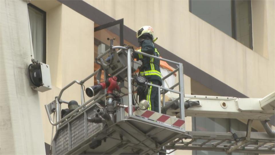 北市大樓惡火4傷　家屬破窗.護理師抱嬰求救