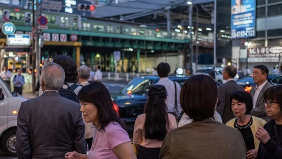 面臨缺工，4成的日本企業已經開始僱用70歲以上長者。 (來源：Dreamstime/典匠影像)