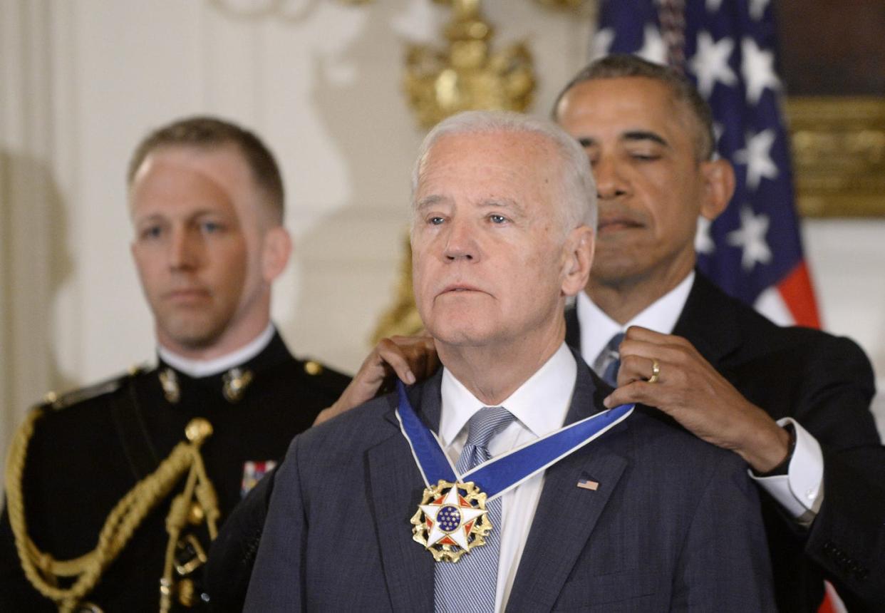 president obama gives tribute to vp biden in the state dining room