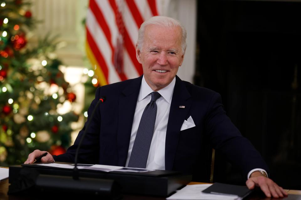 WASHINGTON, DC - DECEMBER 09: U.S. President Joe Biden delivers brief remarks before a meeting with his coronavirus response coordinator Jeffrey Zients and members of the White House COVID-19 Response Team in the State Dining Room at the White House on December 09, 2021 in Washington, DC.