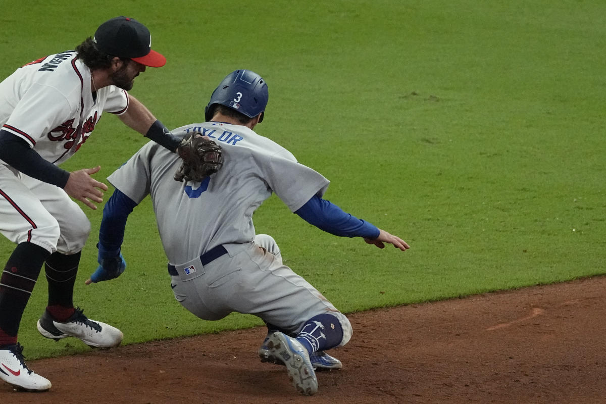 Just a bad read on my part' -- Chris Taylor's baserunning blunder added to  Dodgers' downfall in NLCS opener - ESPN