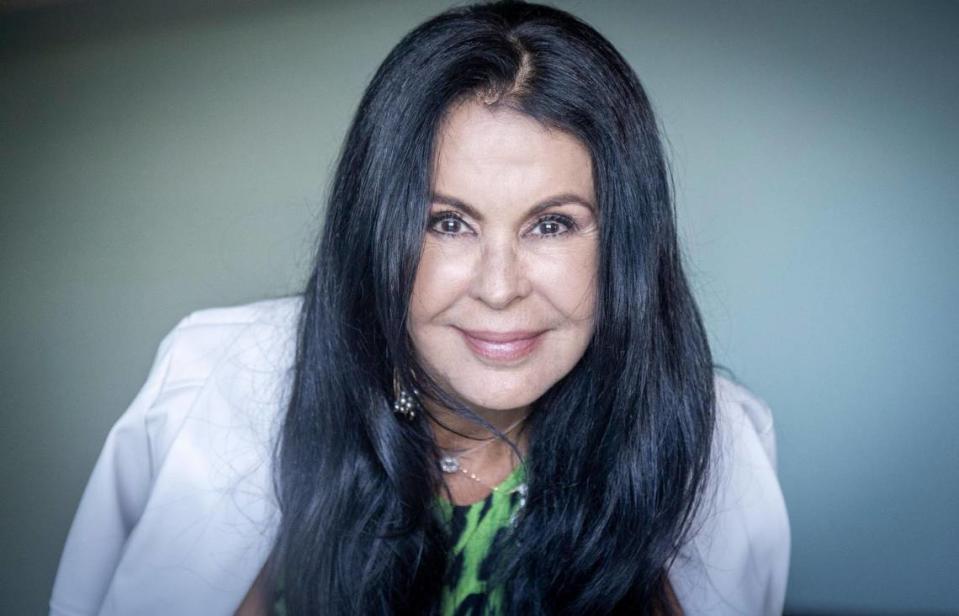 La actriz María Conchita Alonso posa para un retrato en Miami, Florida, el lunes 11 de septiembre de 2023.