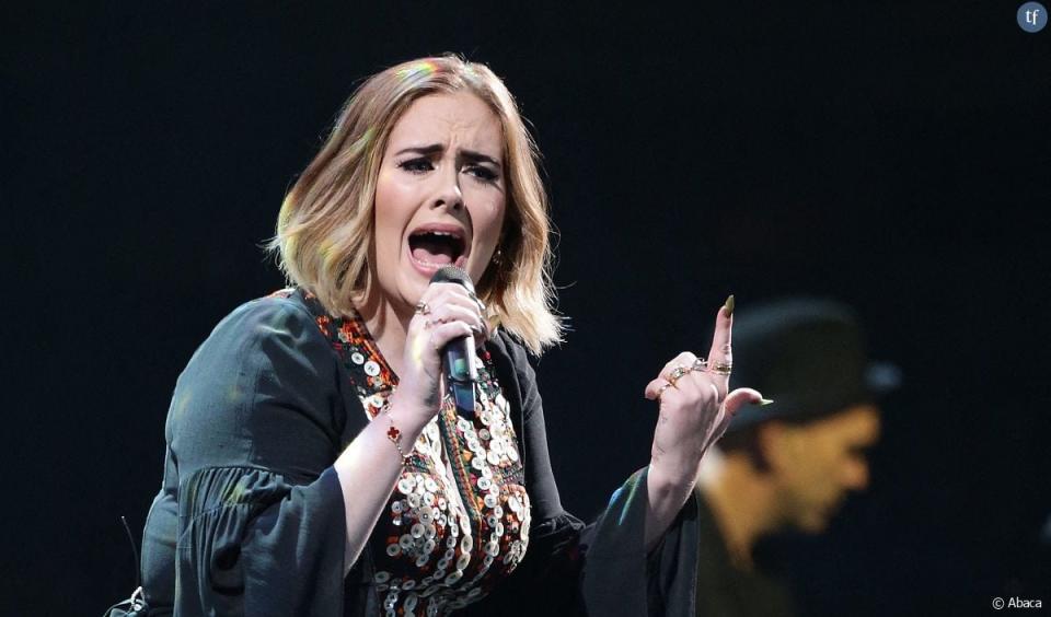 Adele : cette déclaration d'amour... au médecin qui l'a aidée à accoucher ! - Abaca