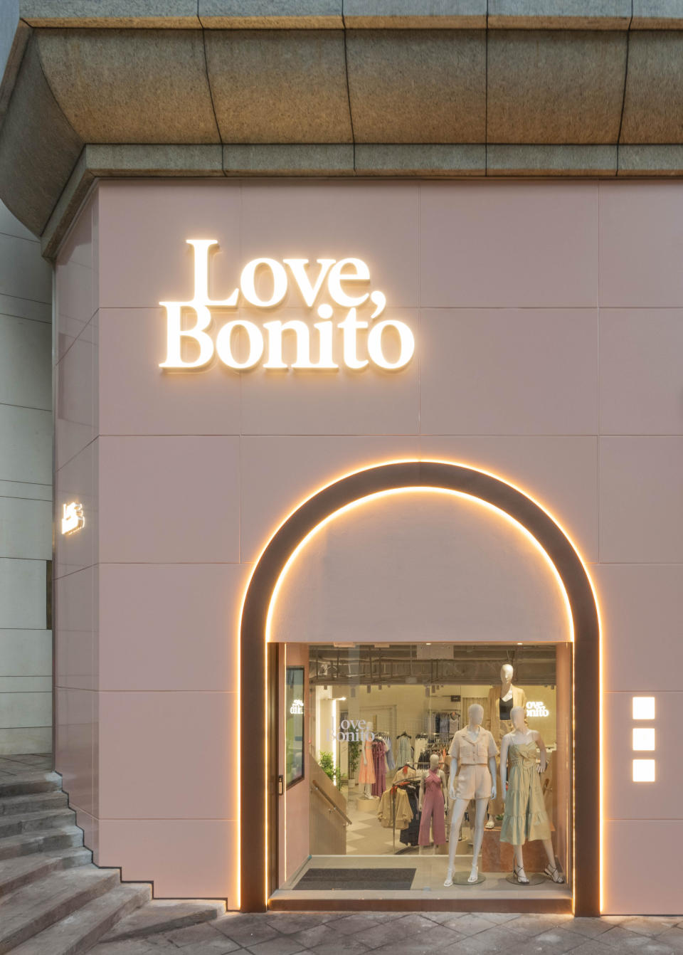 Love, Bonito香港首間旗艦店進駐中環！佔地逾2000呎大賣新加坡人氣小資女裝