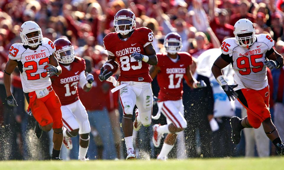 Oklahoma's Ryan Broyles (85) runs a punt return in for a touchdown during the second half of the Bedlam college football game between the University of Oklahoma Sooners (OU) and the Oklahoma State University Cowboys (OSU) at the Gaylord Family-Oklahoma Memorial Stadium on Saturday, Nov. 28, 2009, in Norman, Okla.

Photo by Chris Landsberger, The Oklahoman ORG XMIT: KOD