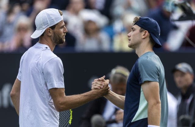 Maxime Cressy and Jack Draper shake hands