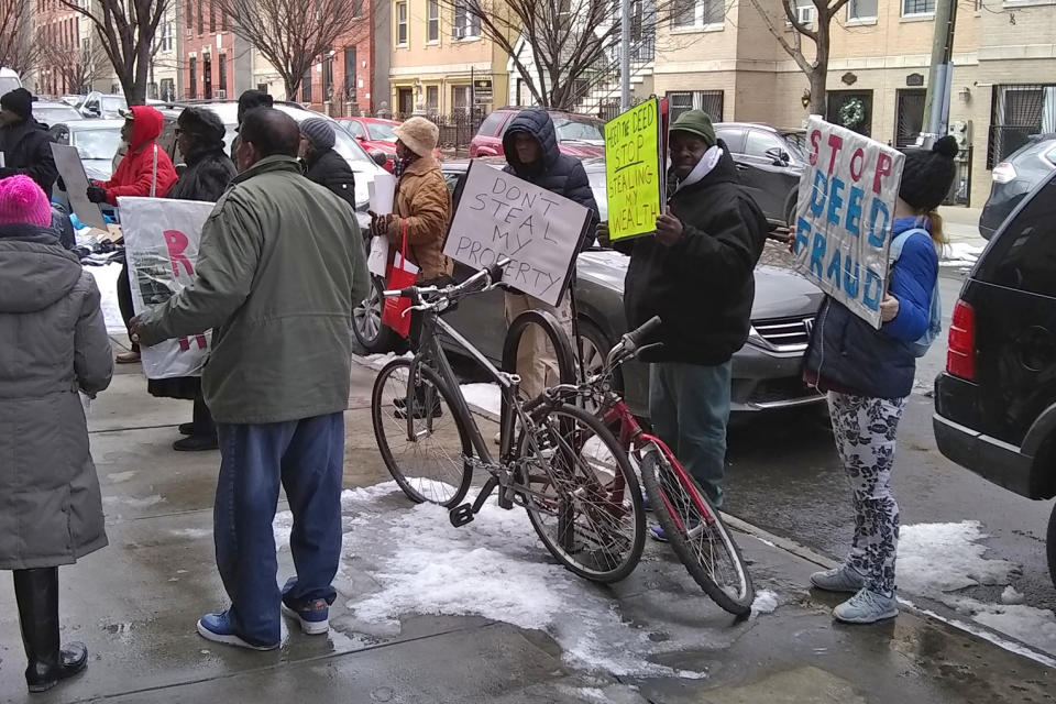 Protesters outside Bridge Street Development Corporation in Brooklyn in 2019. (Sherlivia Thomas-Murchison)