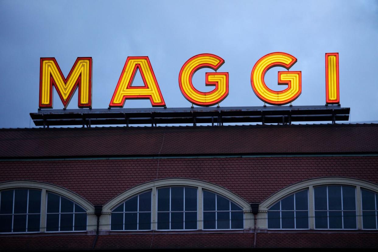 Der Lebensmittelhersteller Maggi ruft verschiedene Brühe-Gläser zurück. In der Brühe könnten Glasbestandteile enthalten sein. Das Unternehmen rät vom Verzehr ab. (Bild: iStock/clu)