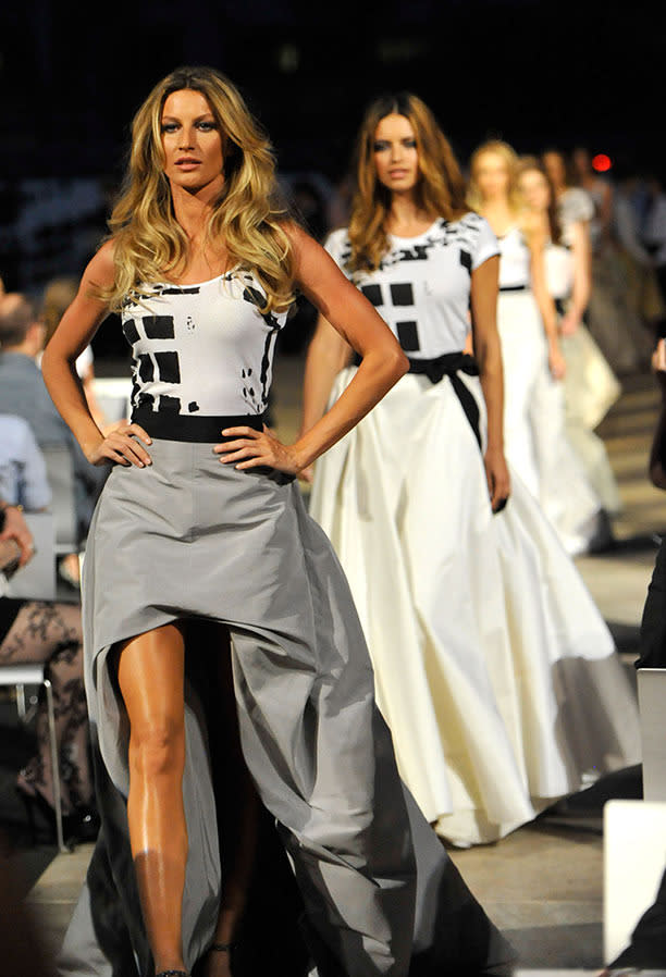 Gisele led a host of famous faces at the Fashion’s Night Out show in 2010.