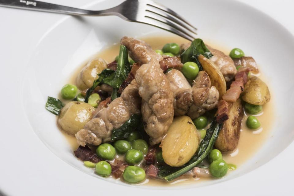 Delicately put-together: Sweetbreads, bacon, peas and wild garlic (Daniel Hambury)