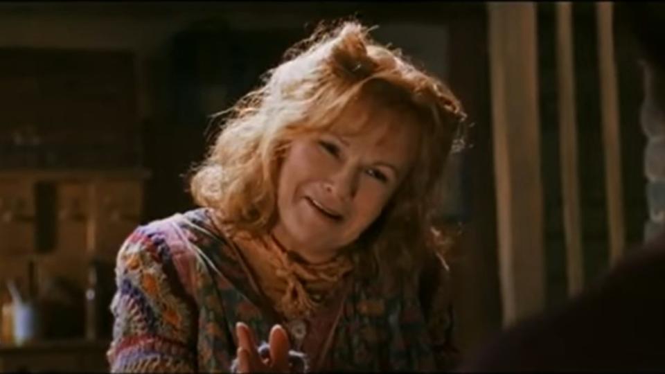 Mrs. Weasley Welcomes Harry Into Their Home In Chamber Of Secrets
