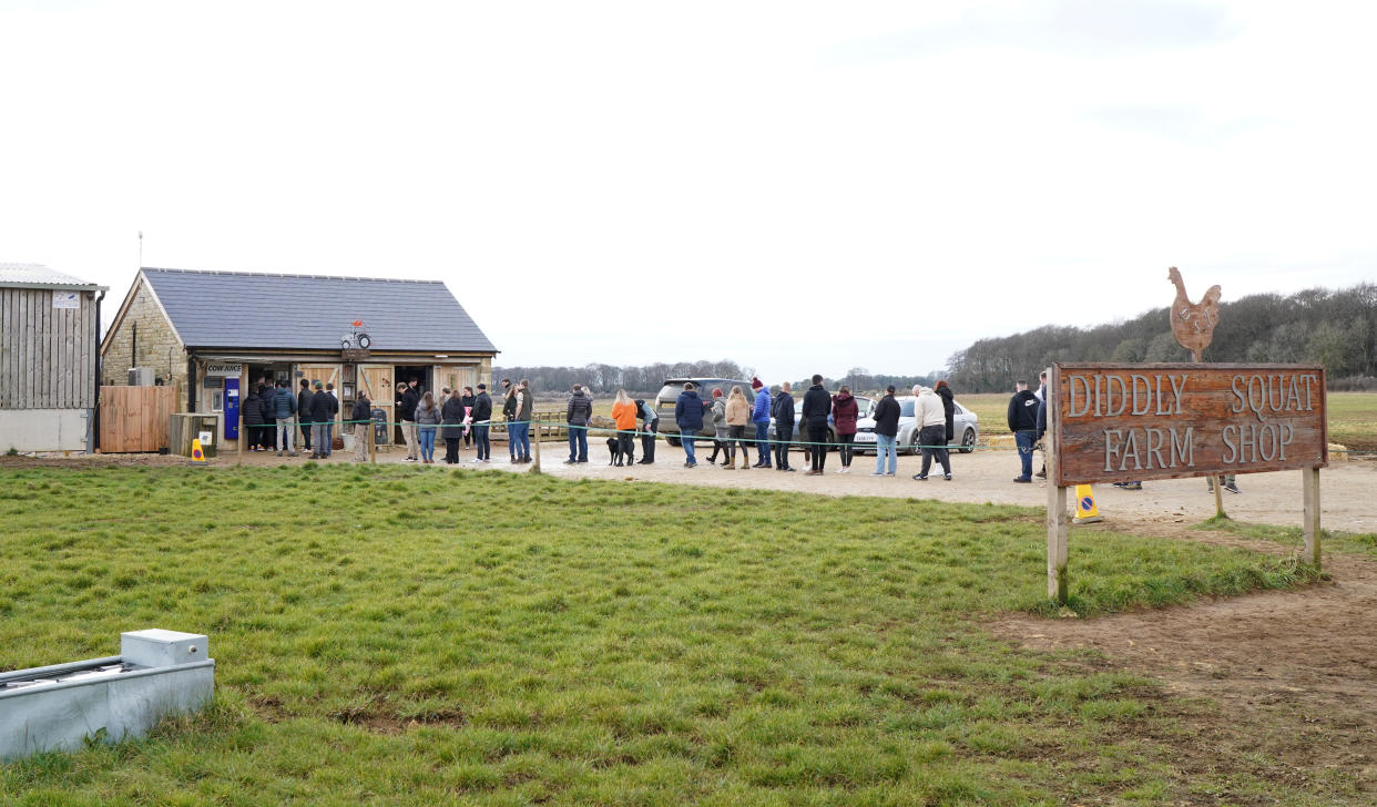 Huge queues at Jeremy Clarkson's Diddly Squat Farm Shop in February 2023 (Getty)