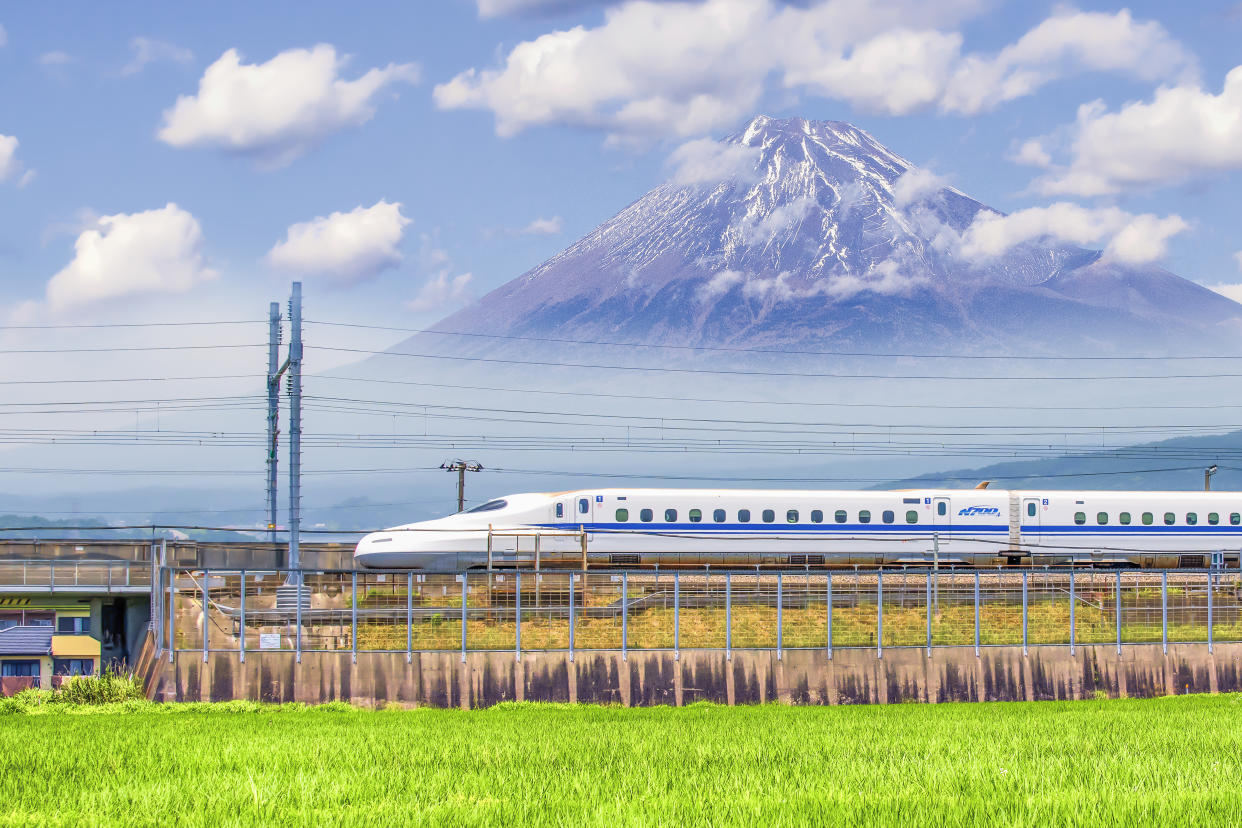 Shinkansen and Mount Fuji. (Photo: Getty Images)