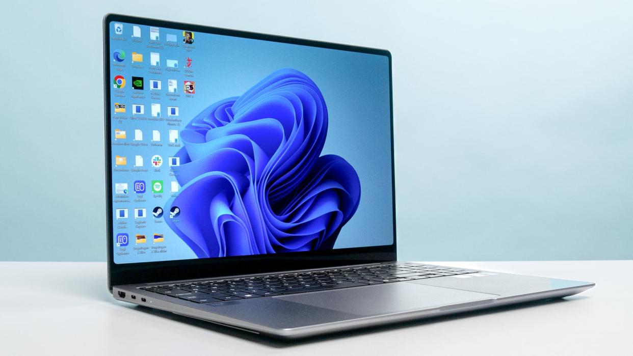  Samsung Galaxy Book 4 Ultra. 