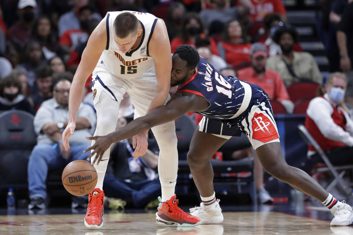 Rockets rookie Jalen Green throws out first pitch at Astros game