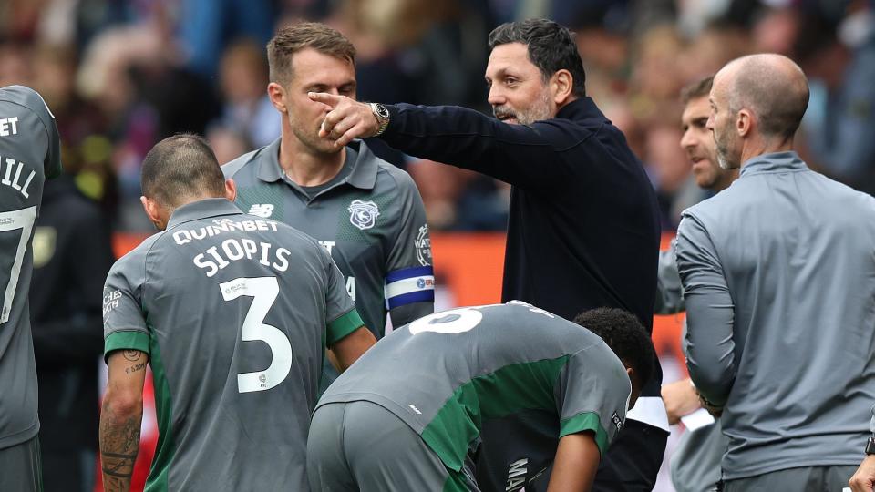 Erol Bulut instructs the Cardiff players