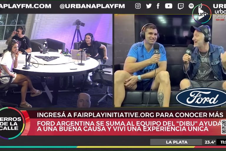 Dibu Martínez le habló en inglés a Andy Kusnetzoff en medio de la entrevista e hizo reír a todos en el estudio