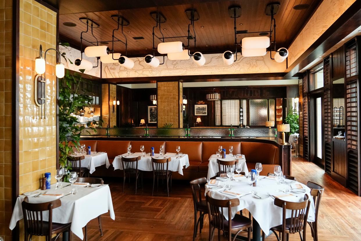 The main dining room at Hank’s Low Country Seafood & Raw Bar Downtown.