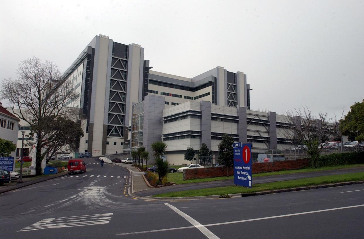 The Auckland City Hospital and its entrance.