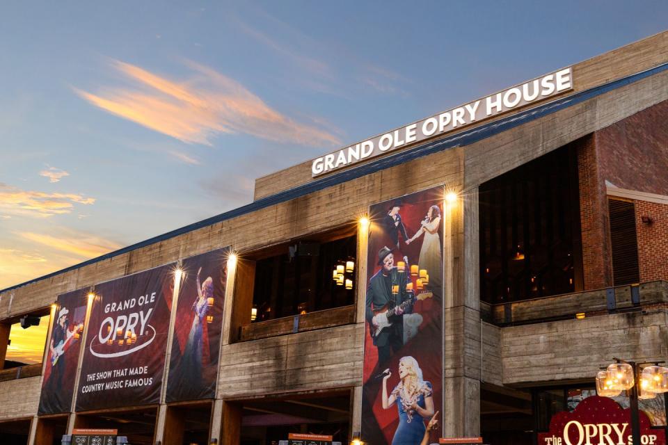 the grand ole opry in nashville, tn