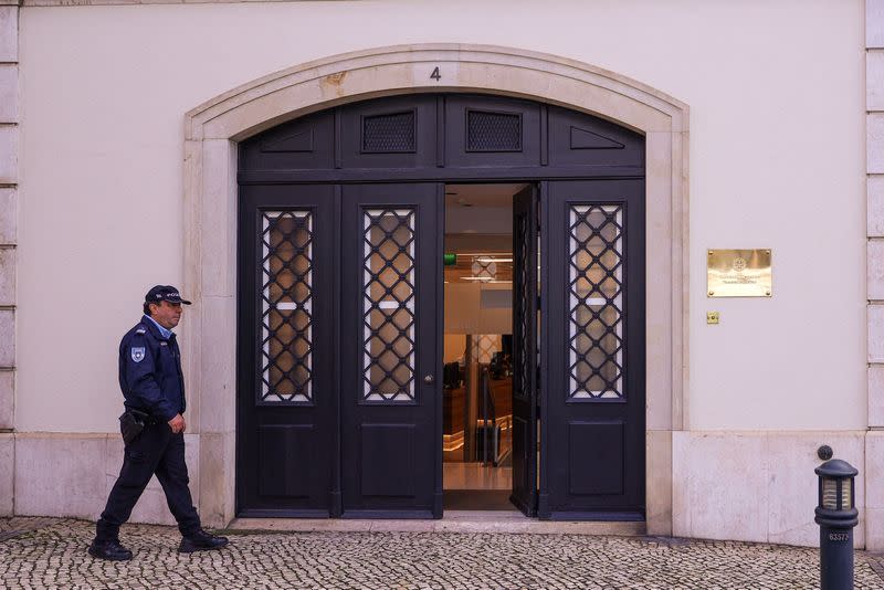 A policemen passes by Portugal Prime Minister official redidence in Sao Bento Palace, Lisbon