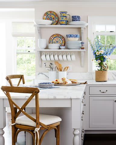 8 Organizing Tips to Optimize Open Kitchen Shelf Storage