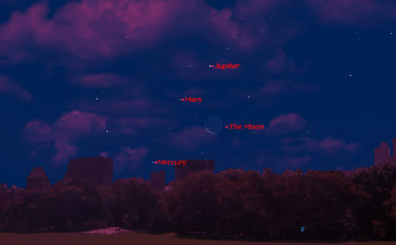 This sky map shows the locations of Jupiter, Mars, Mercury and the moon just before dawn on Aug. 4, 2013 as seen from mid-northern latitudes.