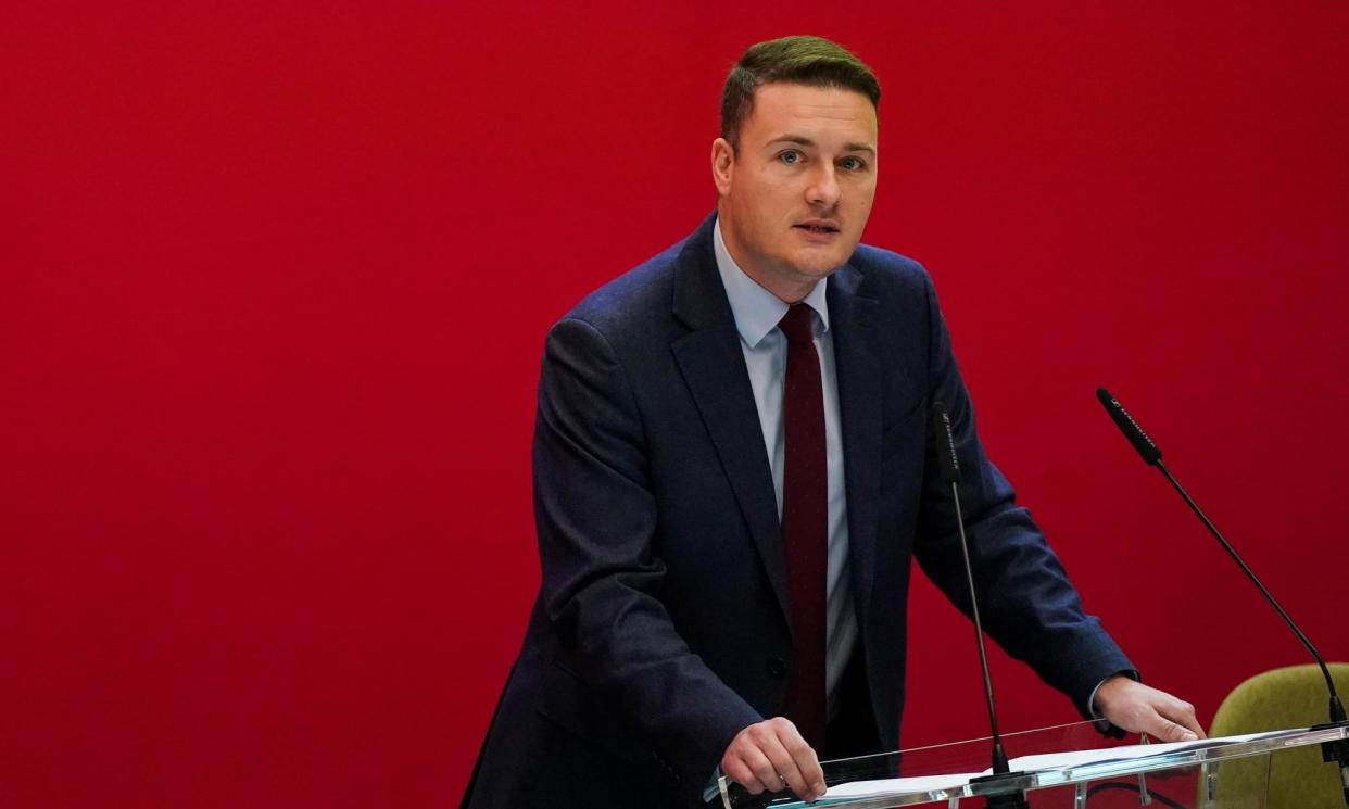 <span>Wes Streeting said a Labour government would continue the Conservatives’ policy of paying for private treatment for those on NHS waiting lists.</span><span>Photograph: Ian Forsyth/Getty Images</span>