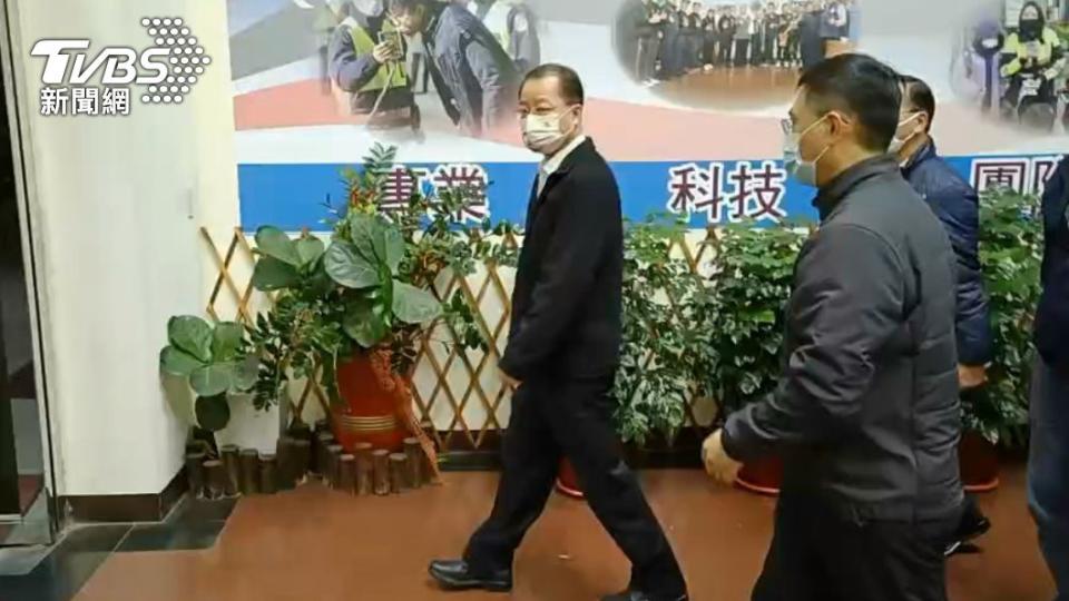 案發後警政署長黃明昭前往桃園警分局。(圖／TVBS)